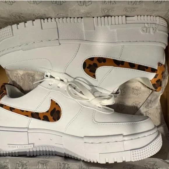 WMNS Nike Air Force 1 Pixel ‘Leopard Print’ - Picture 2 of 8